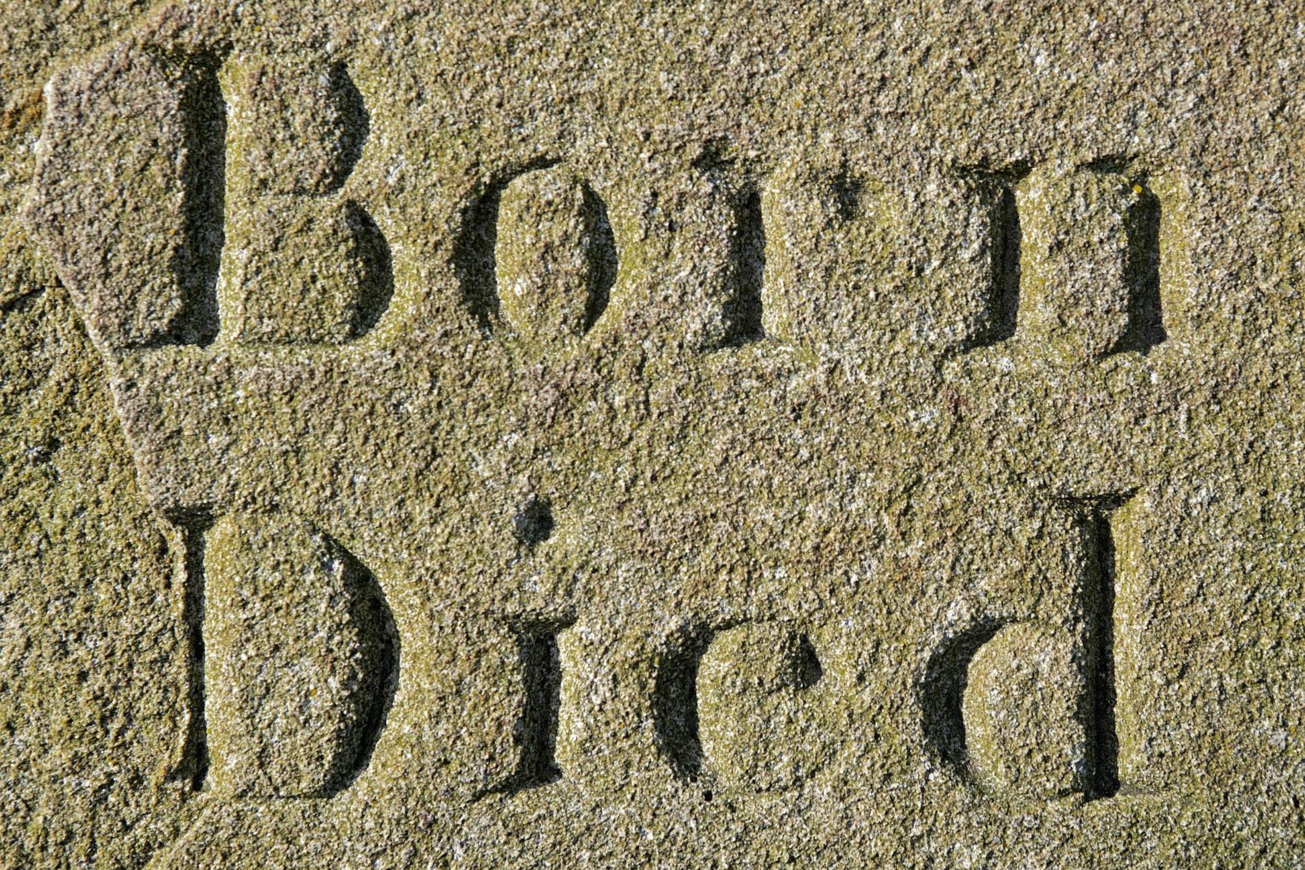 Image of inscription on memorial
