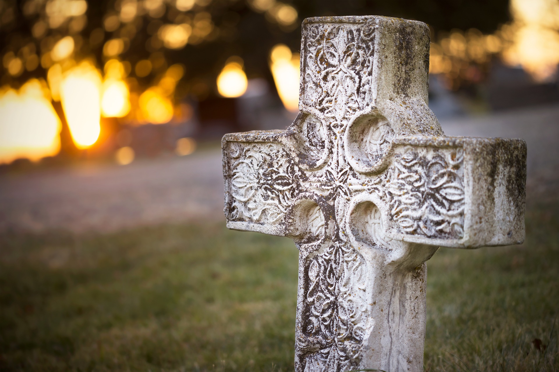 image of a celtic tombstone